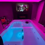 Cinéma Et Jacuzzi Privé Hébergement de vacances