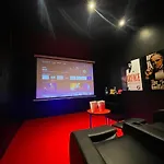 Hébergement de vacances Cinéma Et Jacuzzi Privé