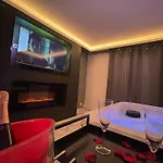 Hébergement de vacances Cinéma Et Jacuzzi Privé *