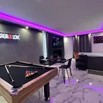 Cinéma Et Jacuzzi Privé Hébergement de vacances Melun