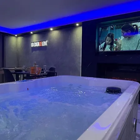 Cinema Et Jacuzzi Prive * Melun