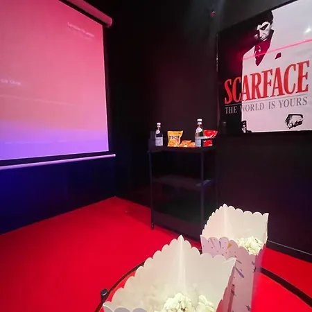 Cinema Et Jacuzzi Prive *