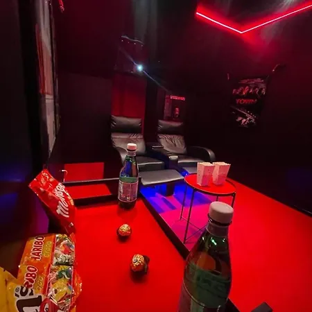Dom wakacyjny Cinema Et Jacuzzi Prive Melun