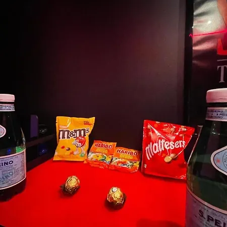 Cinema Et Jacuzzi Prive * ムラン