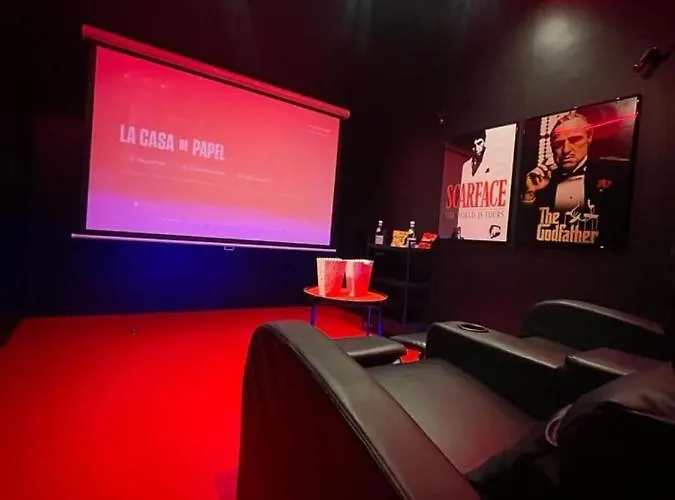 Cinema Et Jacuzzi Prive * Melun