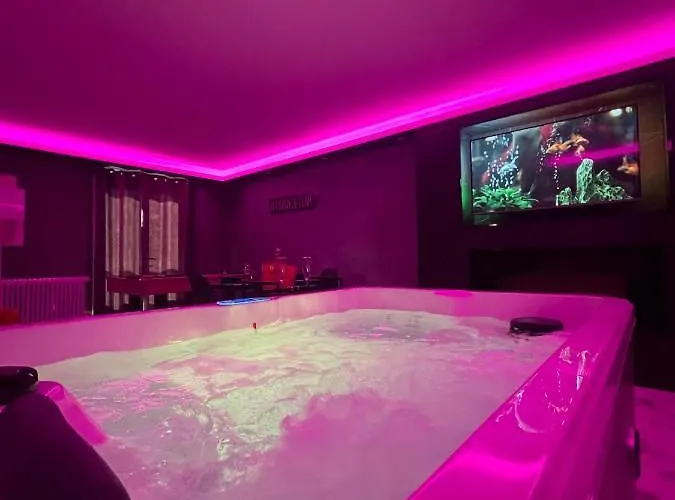 Holiday home Cinema Et Jacuzzi Prive *