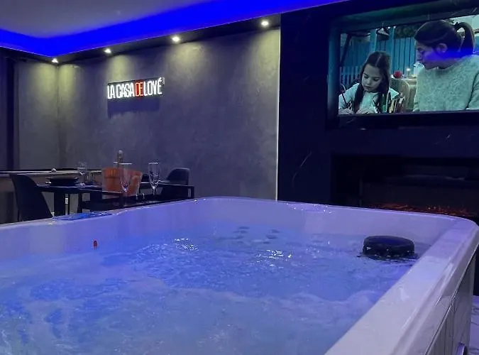 Cinema Et Jacuzzi Prive * ムラン